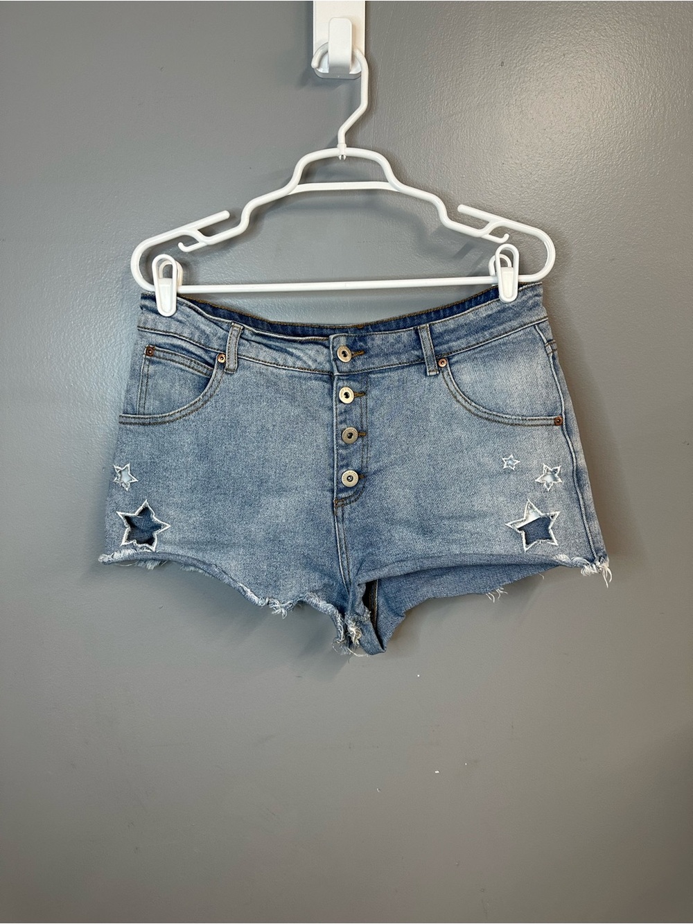 Dance & Marvel Women’s Light Blue Denim Star-Embroidered Women's Shorts